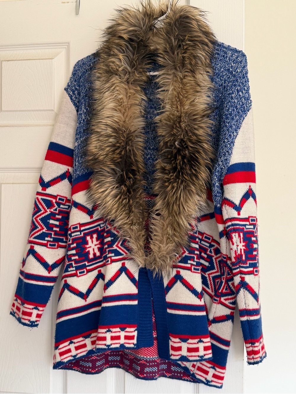 MINKPINK Blue, Red & Cream Aztec Faux-Fur Collar Cardigan